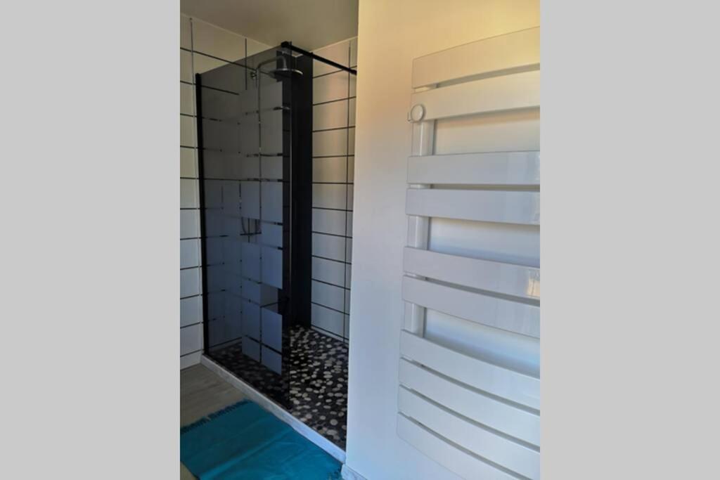 Maison au milieu des vignes Aigues-Vives  Extérieur photo